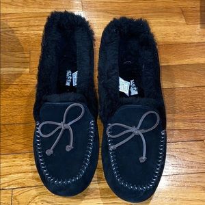 Brand new woman’s UGG slipper
